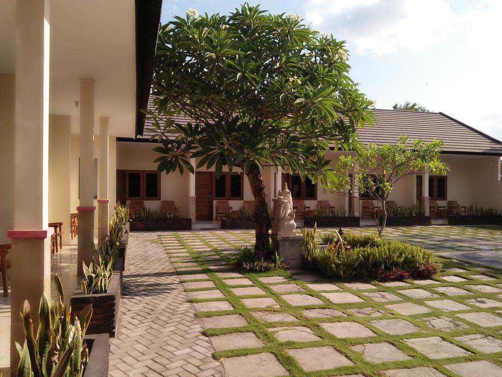 Deka Homestay Mataram Exteriör bild